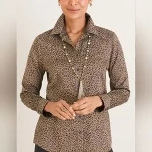 NWOT CHICO's No Iron All Seasons Animal Inner Beauty Blouse Size 1 (US M)